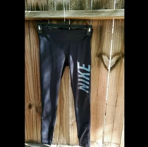 Nike Power Essential Leggings, Size Medium